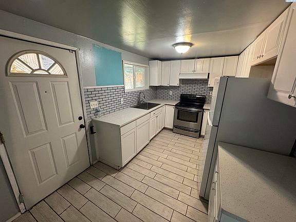5th image of 1109 Maple Way