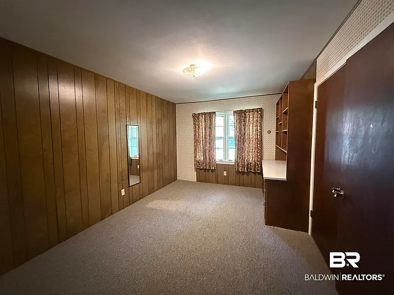 110 Patrician Dr — Photo 20