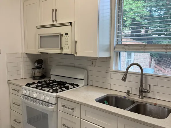 1561 East 15th Street image 2 of 8