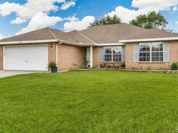 2307 Tall Oak Dr, Cantonment, FL 32533