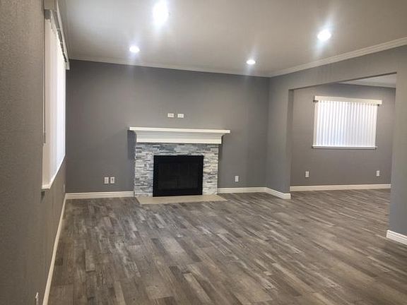 4th image of 1296 Yosemite Dr