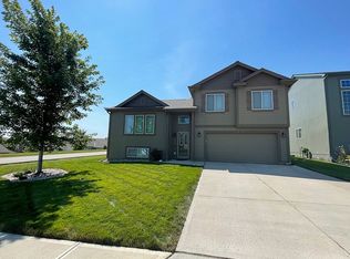 8802 N 160th St, Bennington, NE 68007