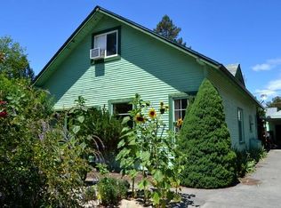 732 SW Burgess St, Grants Pass, OR 97526