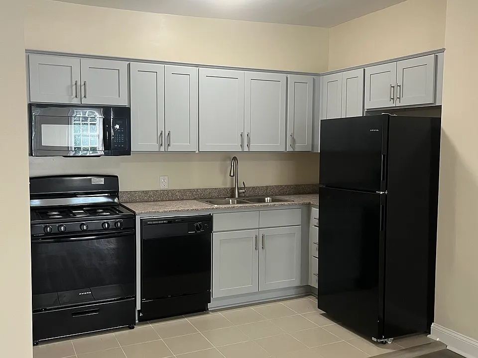 West Franklin Apts
