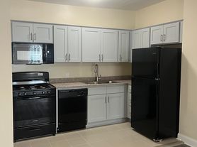 West Franklin Apts