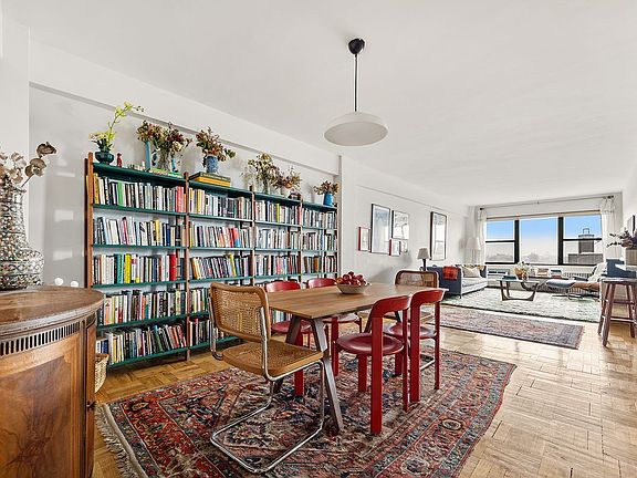 3rd image of 303 Beverley Rd APT 8D