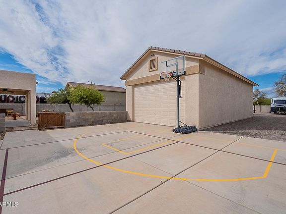 3rd image of 39642 N OXFORD Way
