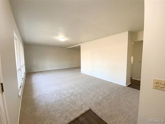 3rd image of 4918 Caribee Dr