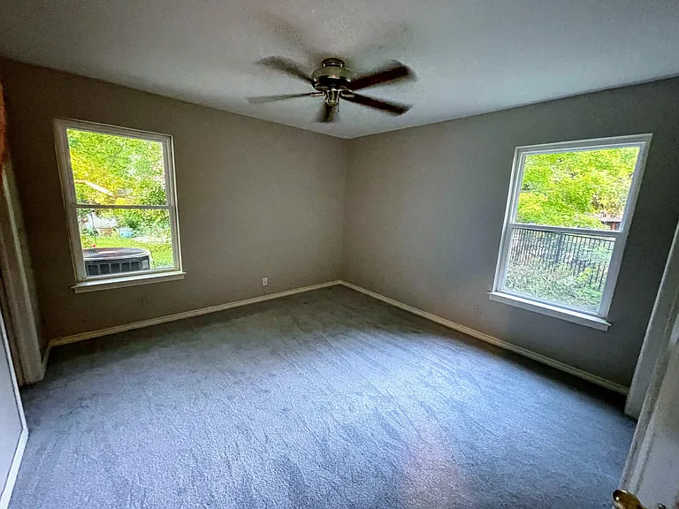 9857 Chiswell Rd — Photo 9