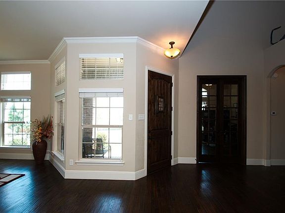 3rd image of 1801 Marseilles Ln