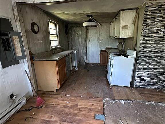 5th image of 2440 Cedar Rd APT B