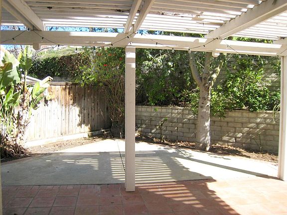 3rd image of 4391 Willow Glen St