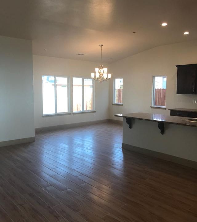 2nd image of 5392 W Acacia Ave