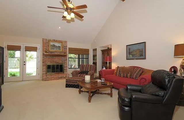 11810 Rain Forest Cv — Photo 3
