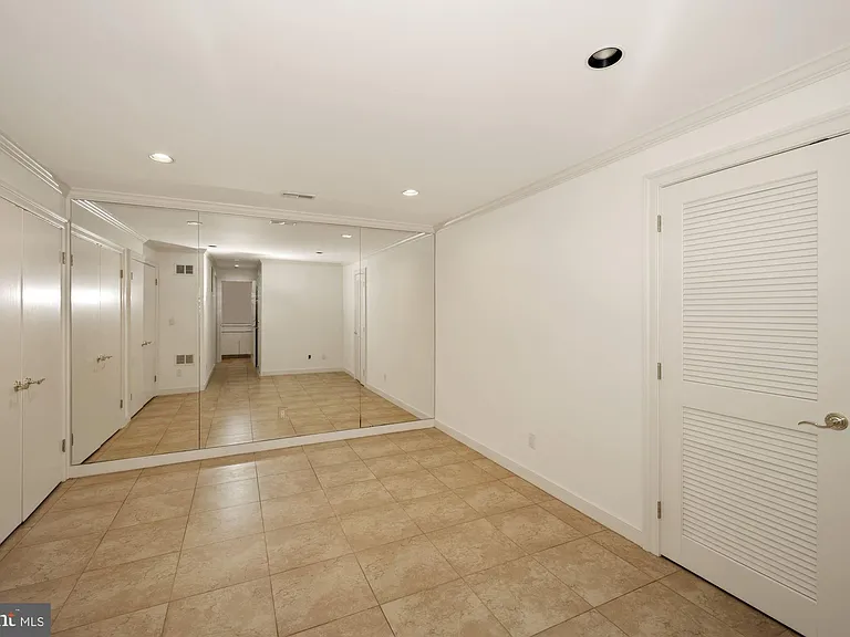 7711 Brookville Rd — Photo 30