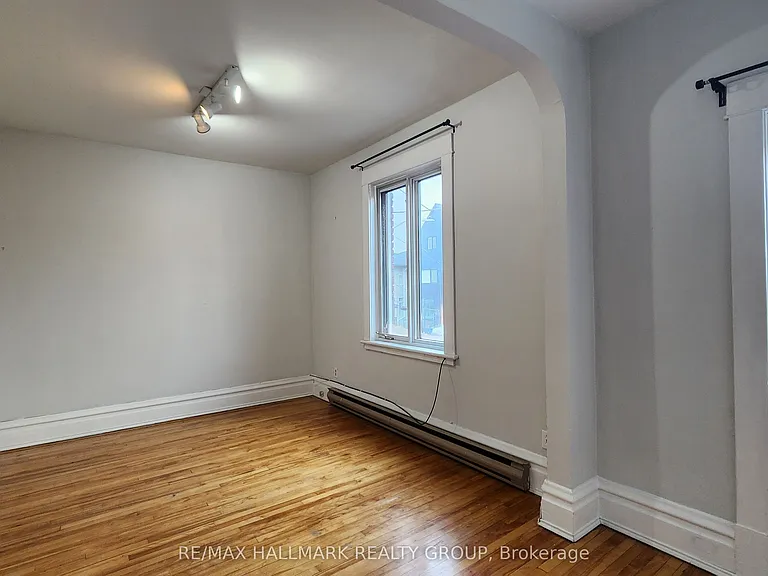 125 Glenora St #3 — Photo 8