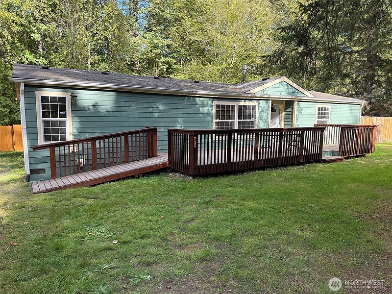 2nd image of 730 NE Snowcap Drive