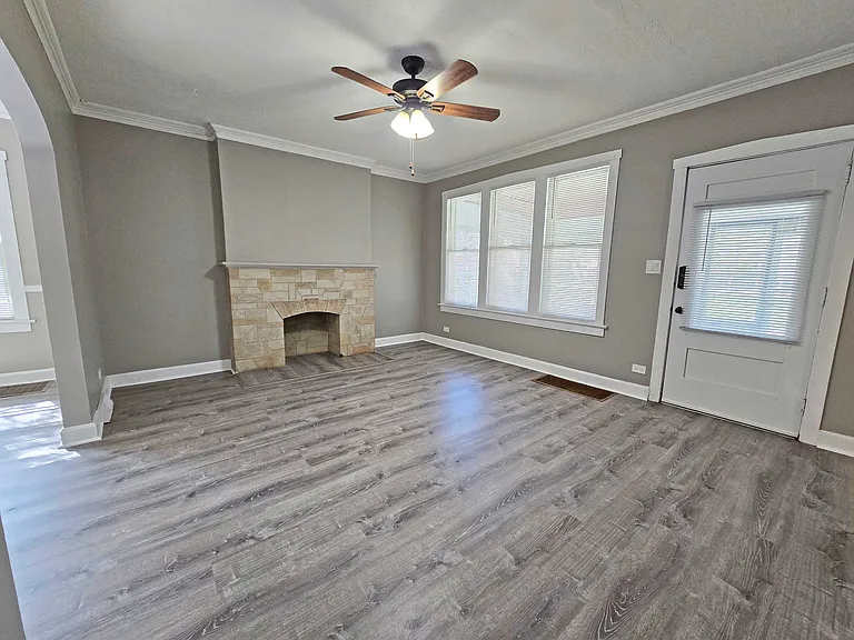 249 E Park Blvd #1 — Photo 1