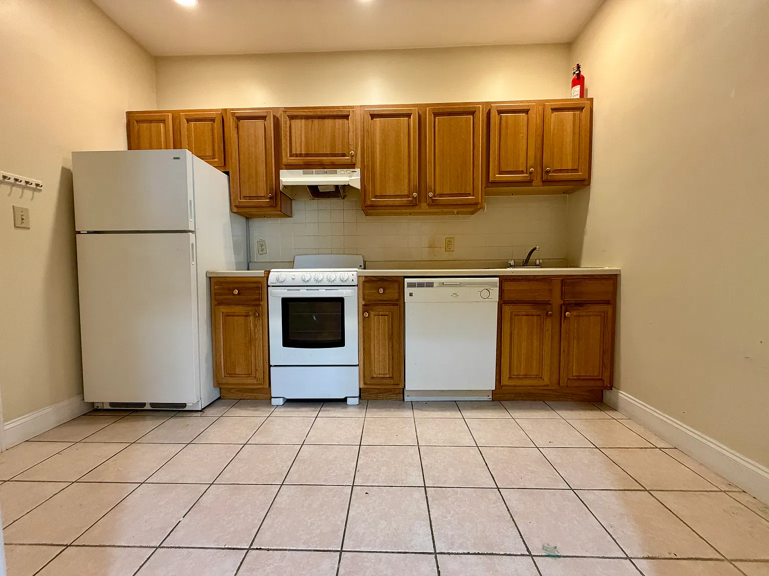 2 bed, $3,000 — Photo 1