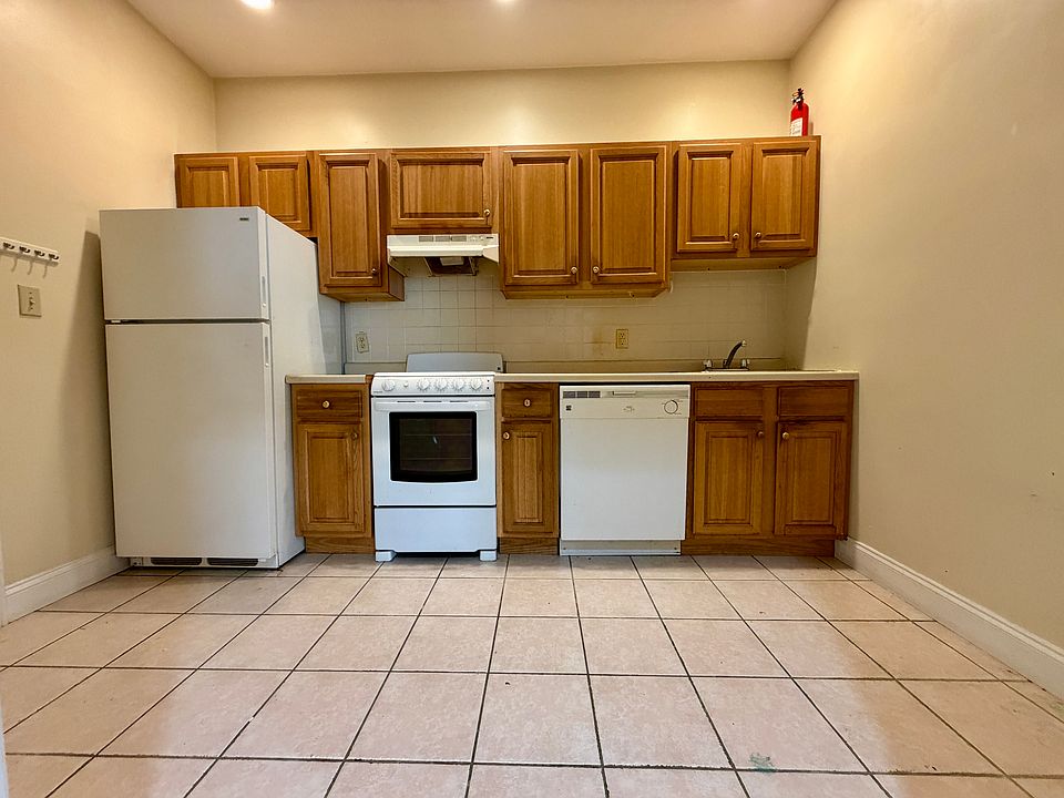 1st image of 466 Green St APT 5