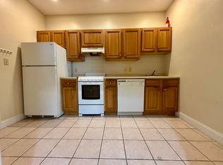 466 Green St APT 5, Cambridge, MA 02139