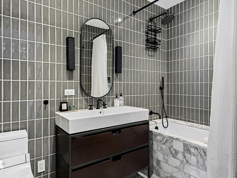 11 Hoyt St #15B — Photo 8