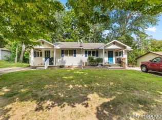 610-612 N Dexter St, Ionia, MI 48846