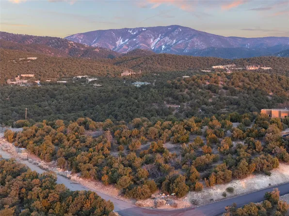 1210 Calle De Agua, Santa Fe, NM 87501