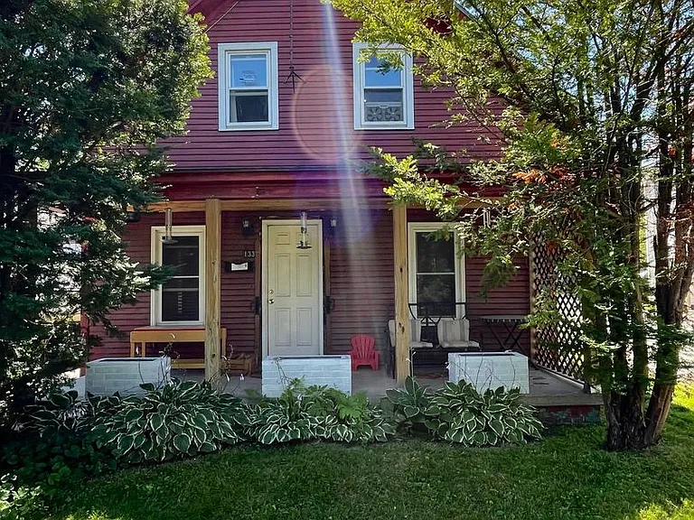 133 S Main St — Photo 29