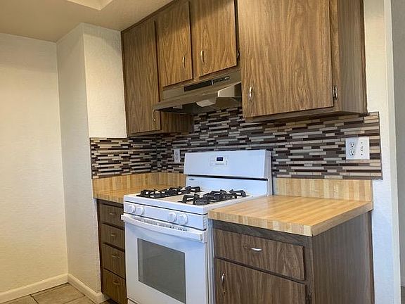 5th image of 909 Lombard Dr #909