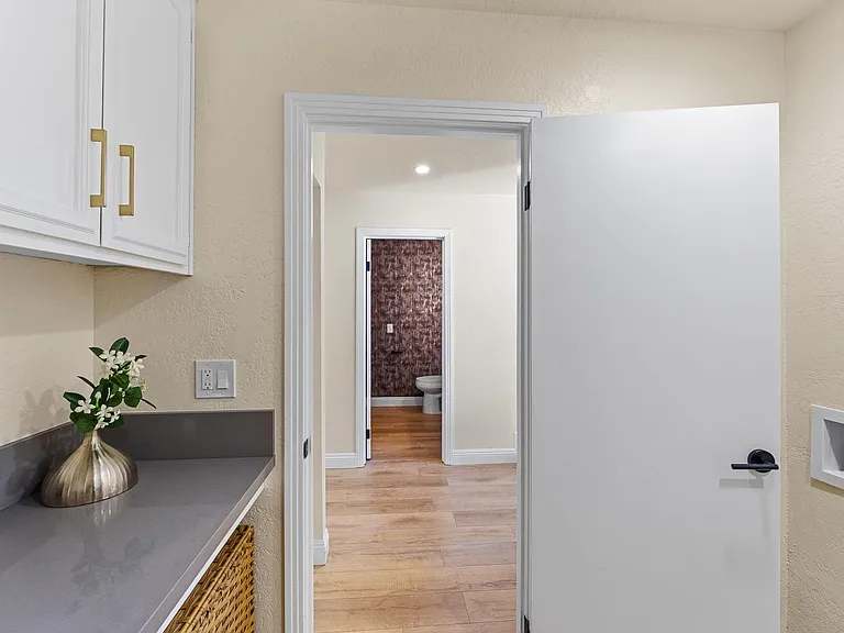 44350 Michigan Ct — Photo 25