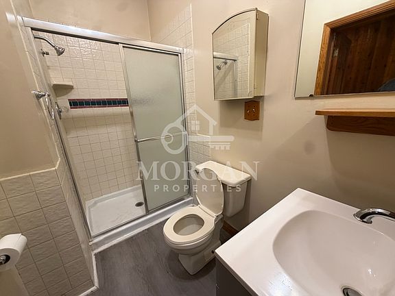5th image of 516 Locust St