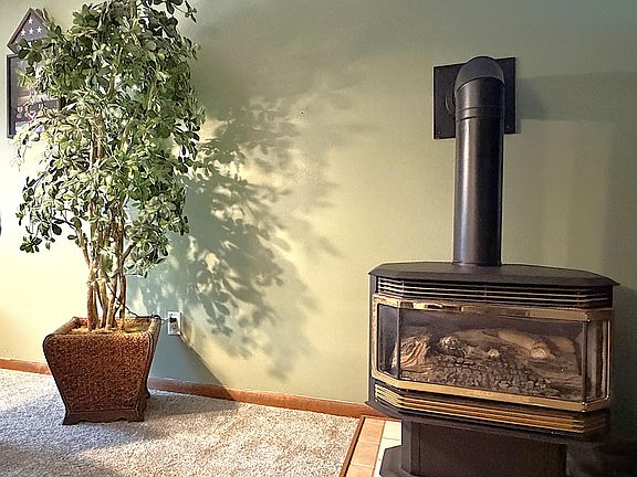 5th image of 2 Moonglow Road