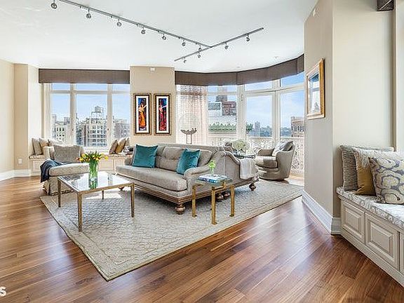 2nd image of 2150 Broadway #Ph6a
