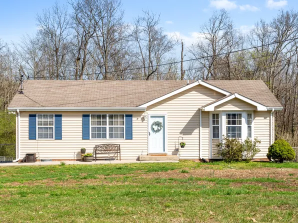 2469 Whitfield Rd, Clarksville, TN 37040