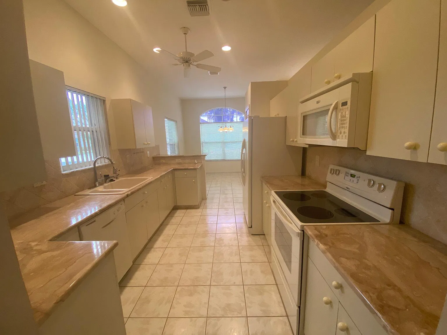 20892 La Questa Ct — Photo 3