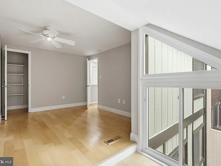 11092 Saffold Way — Photo 20