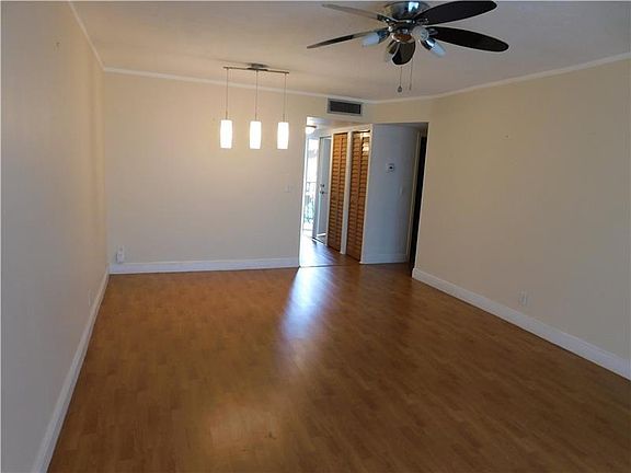 2nd image of 2821 Somerset Dr APT 310