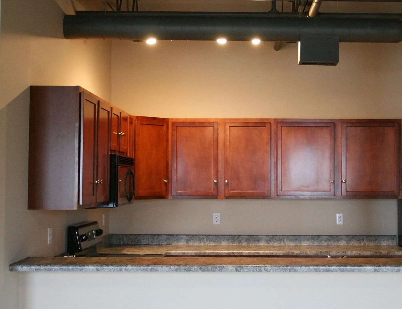 2 bed, 2.0 bath, 1000 sqft, $1,599 — Photo 1