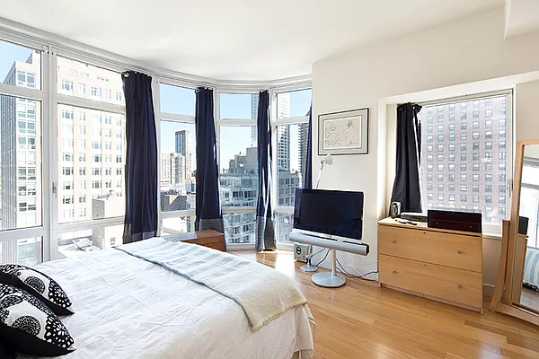 Sold by Brown Harris Stevens | media 19