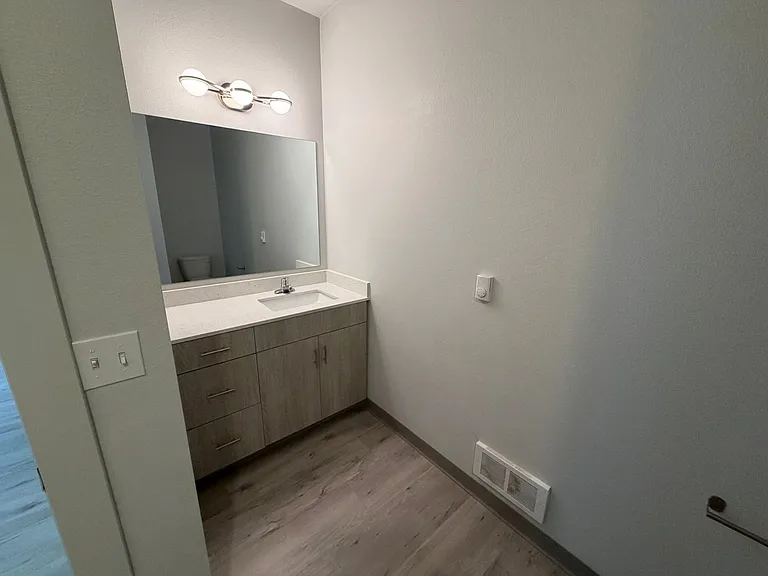 Nathan Apartments — Photo 50