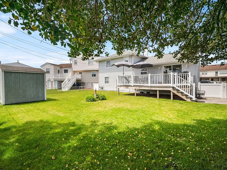7106 Ventnor Gardens Plz — Photo 15