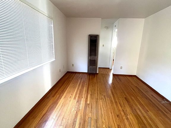 3rd image of 2224 O St APT 5