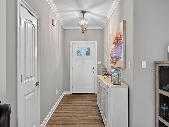 5th image of 3225 S Hampton Rd