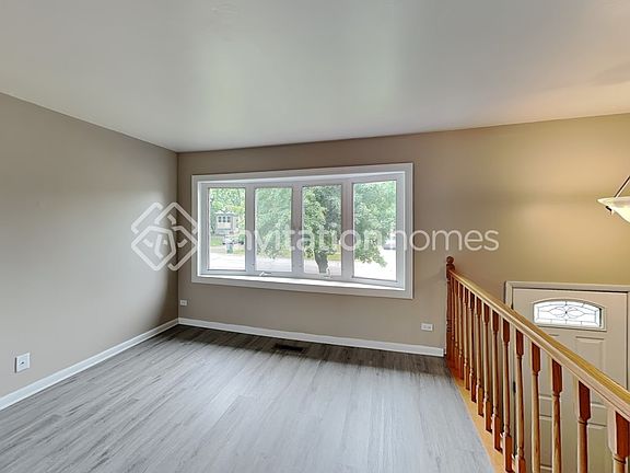 4th image of 8124 Leawood Ln