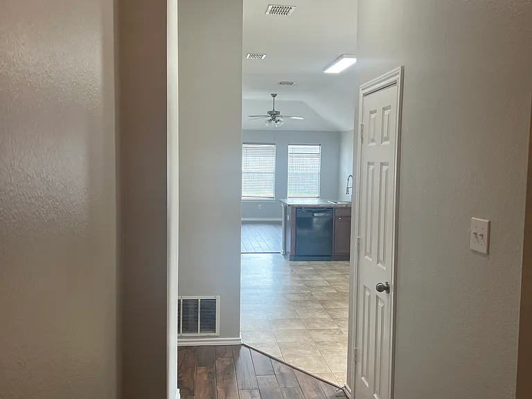 1320 Alder Tree Ln — Photo 2