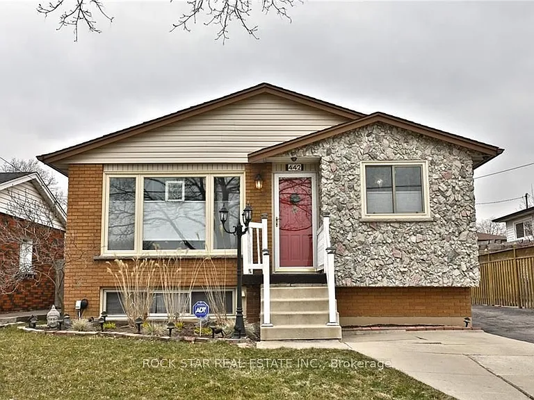 442 Greenhill Ave — Photo 1