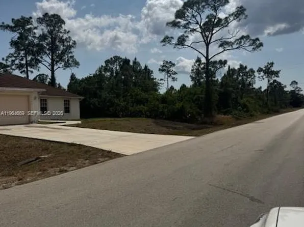 3104 E 10th St, Lehigh Acres, FL 33972