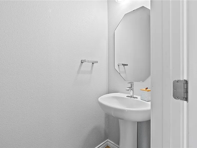 7602 Stampede Dr — Photo 15