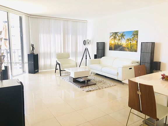 3rd image of 520 Brickell Key Dr APT A1005